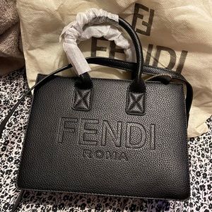 Fendi med tote
